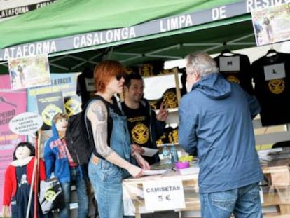 La cantante Ses, en un acto de la plataforma vecinal de Casalonga.