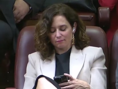 Captura de vídeo de Ayuso en el Congreso durante la investidura de Sánchez.