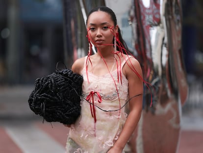 La cantante Griff, vestida de Simone Rocha el pasado septiembre durante la semana de la moda de Londres.