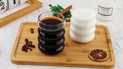 Juego de vasos ondulados con pajita. CORTESÍA DE AMAZON.