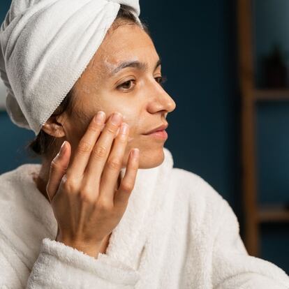 exfoliante facial para hidratar la piel seca