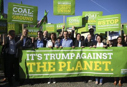 Los principales candidatos del Partido Verde para las elecciones parlamentarias de Alemania, protestan contra la decisión del presidente estadounidense.