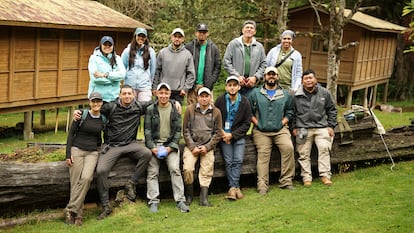 Grupo de conservacionistas de la Fundación Defensores de la Nature.