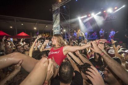 Roc&iacute;o S&aacute;iz, cantante de Las Chillers, durante el concierto en el escenario Wiko del Low Festival 2017.