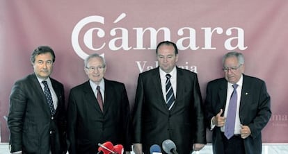 Los presidentes de las cámaras de comercio del arco mediterráneo posan antes de la reunión.