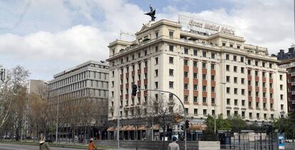 Fachada del hotel Gran Meliá Fénix, uno de los establecimientos cerrados.