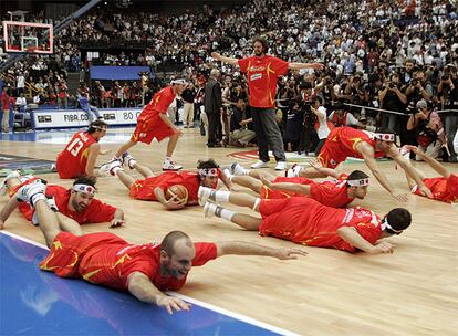 La selección española de baloncesto obtiene una histórica victoria en el Mundial de Japón tras apabullar en la final a Grecia por 70-47.