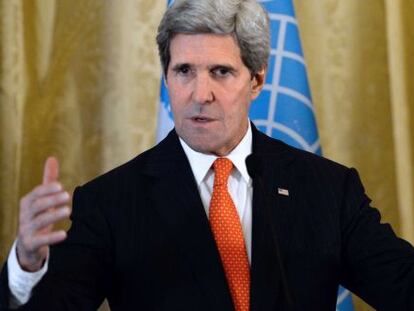 John Kerry este lunes en una conferencia en París.