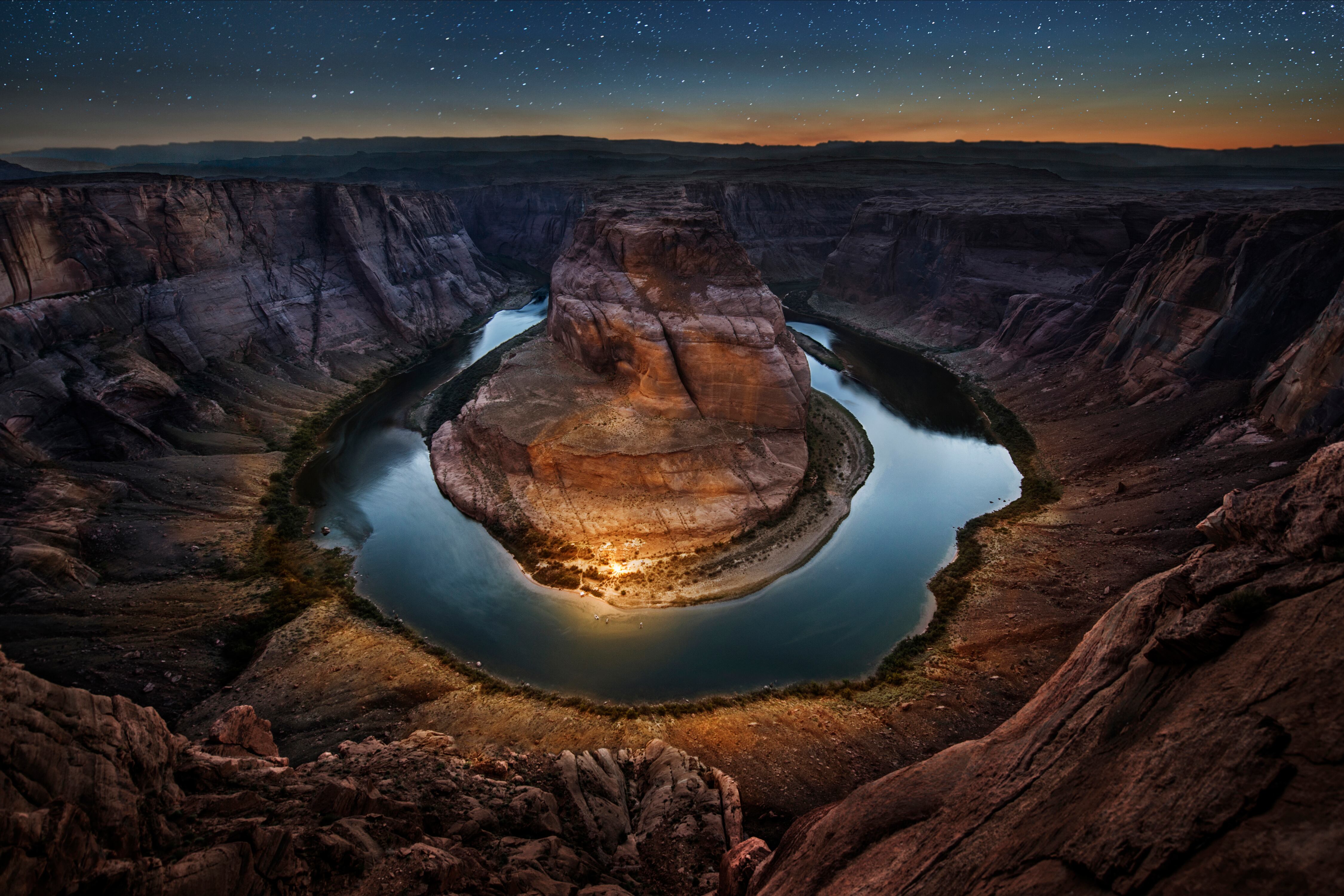 Crepúsculo en el Gran Cañón del Colorado, en Arizona (EE UU).