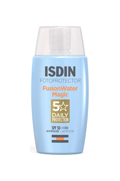 Fusion Water Magic SPF 50, de Isdin. ‘Mágico’ es el nuevo apellido del superventas solar de Isdin. Fusion Water Magic (25,55 €) es una autoridad en protección solar que “ha conseguido que la población se proteja a diario, los 365 días del año”, anuncian en la marca. Su textura acuosa se funde dejando solo protección invisible.