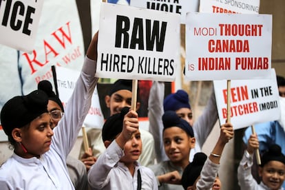 Protesta contra la India por el asesinato de Nijjar en Canadá, en Lahore, Pakistán