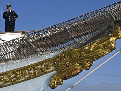 Mascarón de proa con la diosa Minerva