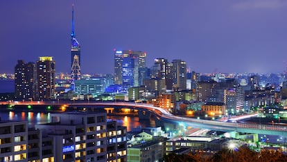 Fukuoka, la conocida como "gran ciudad de las luces", en Japón.