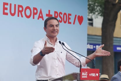 El portavoz del PSOE en la Asamblea, Juan Lobato, en un mitin para la campaña de las elecciones europeas. 