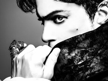 Prince. 4Ever
Warner
Antes de su inesperada muerte, Prince había hecho las paces con Warner, la discográfica dueña de los másteres de sus obras más populares, que ya tiene luz verde para reeditarlas y mejorarlas. El primer paso es este recopilatorio con algunas de sus canciones más conocidas, presentadas aquí en su versión para single. I Wanna Be Your Lover, Purple Rain, Paisley Park, Kiss, Sign O’ The Times y Cream están entre las seleccionadas; Moonbeam Levels es el inédito de rigor.