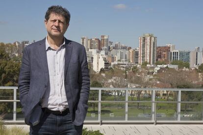 Eduardo Levy Yeyati, en la terraza de la Universidad di Tella.
