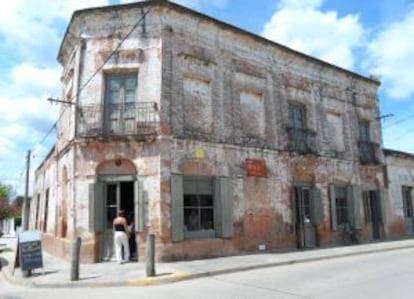 Exterior del viejo almacén Boliche de Bessonart, en San Antonio de Areco (Argentina).
