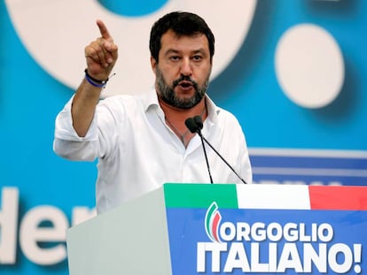 Matteo Salvini durante um dos comícios que fez na Úmbria.