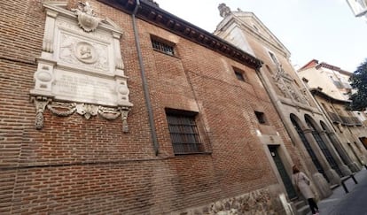 Fachada de la iglesia de las Trinitarias en la calle Lope de Vega donde se encuentra el sepulcro de Cervantes.