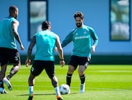 Isco, en el entrenamiento del Betis previo al duelo ante el Braga.