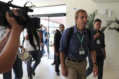 El alemán Jurgen Klinsmann, seleccionador de EEUU, llegando al seminario.