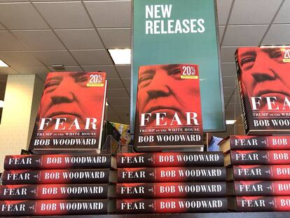 O livro 'Medo: Trump na Casa Branca’, do jornalista Bob Woodward, exposto na livraria Barnes and Noble de Corte Madera na Califórnia.
