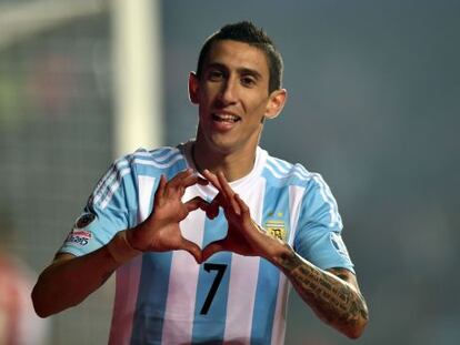 Di Maria celebra um de seus gols no jogo.