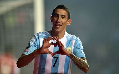 Di Maria celebra um de seus gols no jogo.