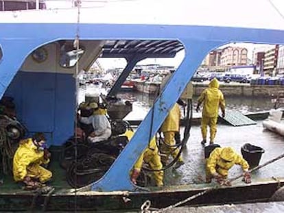 Retirada del fuel de un barco