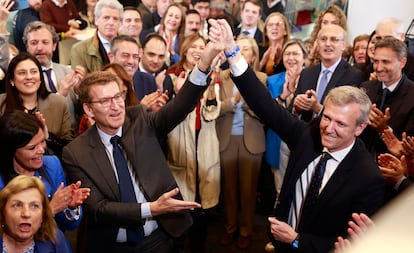 Alberto Núñez Feijóo y Alfonso Rueda celebraban el día 19 los resultados de las elecciones gallegas en la sede del PP en Madrid.