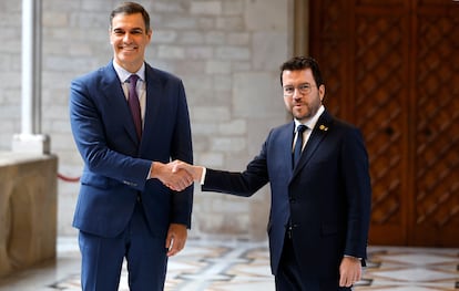 Aragonès y Sánchez, en el Palau de la Generalitat en diciembre de 2023.