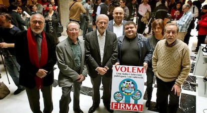 Acto de presentación de la ILP para una radio y televisión pública en valenciano.