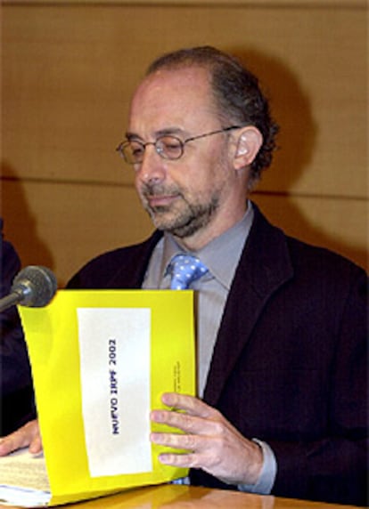 Imagen del ministro de Hacienda, Cristóbal Montoro, durante la conferencia de prensa donde amplíó detalles de la reforma del IRPF.