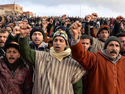 Protesta por la muerte de dos hermanos en el interior de una mina ilegal, en Yerada, Marruecos, en diciembre de 2017.