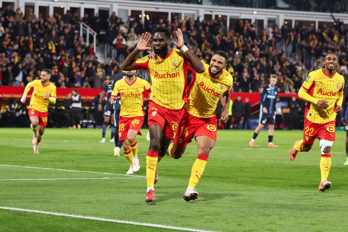 Lens Leads Ligue 1: Shocks PSG & Marseille | Soccer News