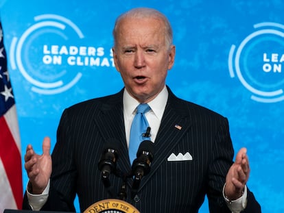 El presidente estadounidense Joe Biden comparece en una cumbre climática desde Washington.