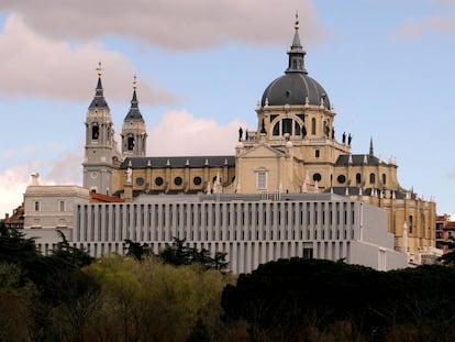 El nuevo Museo de las Colecciones Reales (en primer término), junto al Palacio Real de Madrid.