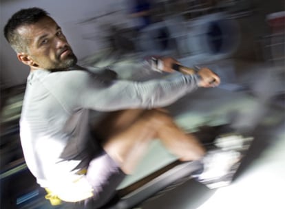 Javier Vilariño durante una sesión de entrenamiento en el club Tirán de Moaña.