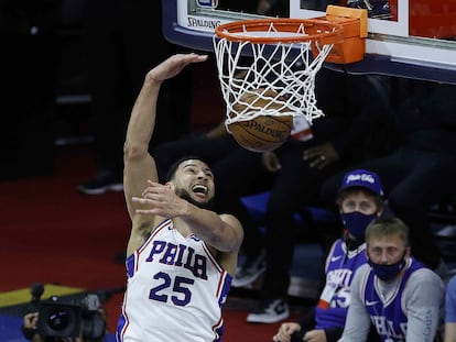 Ben Simmons, de los Sixers, durante un partido contra Atlanta Hawks en junio de 2021.