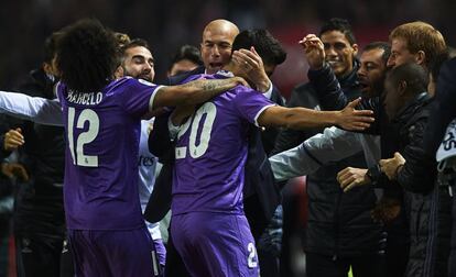 El equipo celebra el gol de Asensio.