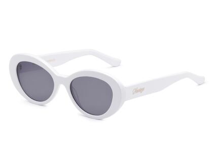 Gafas blancas ovaladas como las que un día hiciera famosas Kurt Cobain. Estas son de Flamingo.

Desde 48,75€