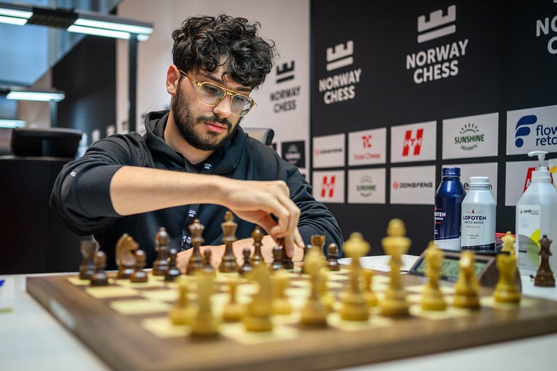 Firouzja, al inicio de la partida contra Carlsen, este domingo en Oslo