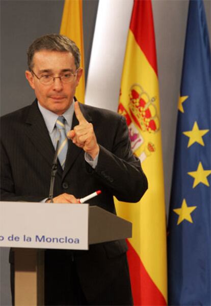 Álvaro Uribe, durante la rueda de prensa en La Moncloa.