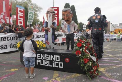 Manifestaci&oacute;n de profesores contra los recortes en educaci&oacute;n, el pasado 27 de septiembre en Santiago.