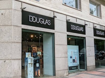 Una tienda de Douglas en Madrid.