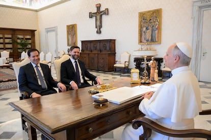 El papa León XIV recibe en el Vaticano al vicepresidente de EEUU, JD Vance, y al secretario de Estado, Marco Rubio este lunes