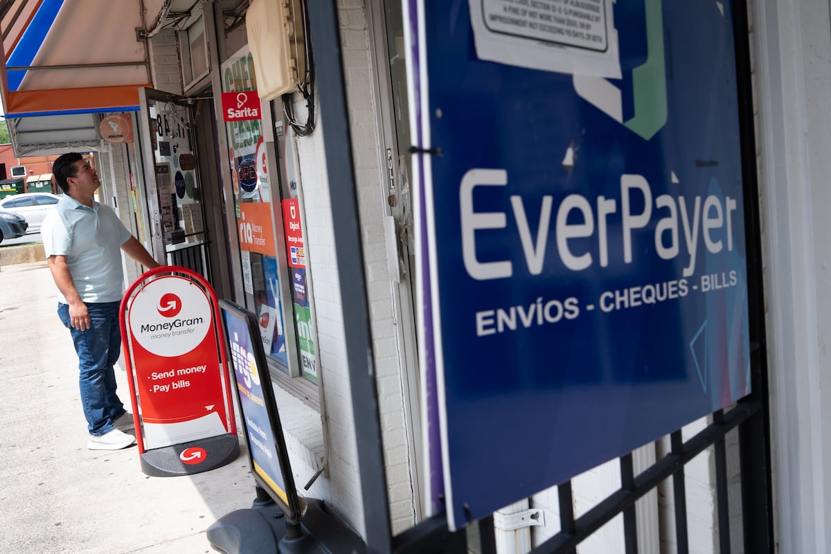 Colombian remittances equal the value of the country’s oil exports