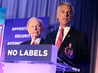 Jon Huntsman y Joe Lieberman, miembros de No Labels, el 5 de diciembre 2016 en Washington D.C.