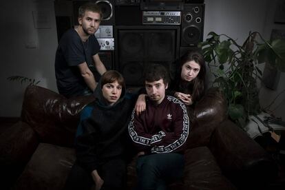 Belako —de izquierda a derecha: Josu Billelabeitia, Cris Lizarraga, Lander Zalakain y Lore Billelabeitia—, en Cuervo Store Madrid.