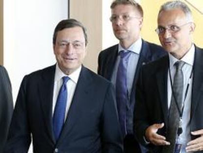Draghi anuncia una ofensiva para frenar las primas de riesgo española e italiana
